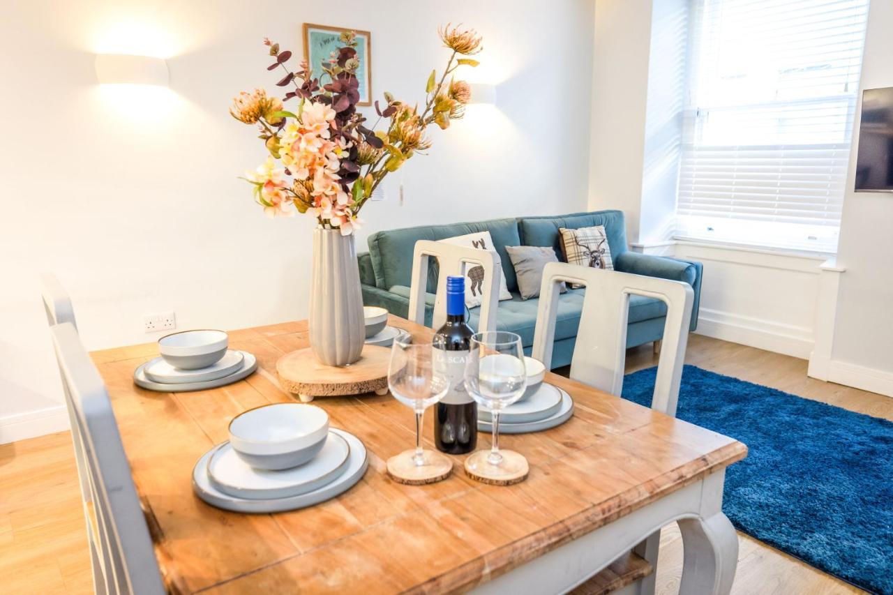 Luxury Modern 3 Bedroom Apartment In City Centre 에든버러 외부 사진