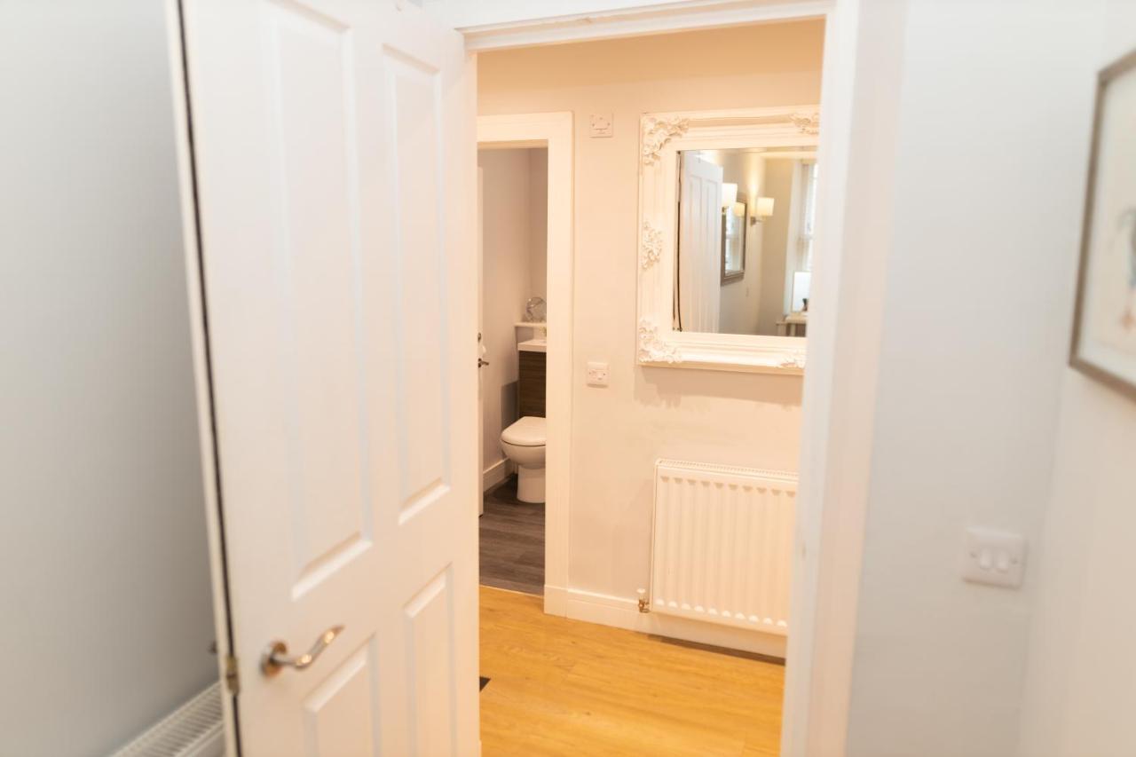 Luxury Modern 3 Bedroom Apartment In City Centre 에든버러 외부 사진