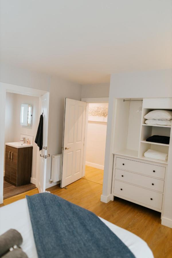 Luxury Modern 3 Bedroom Apartment In City Centre 에든버러 외부 사진