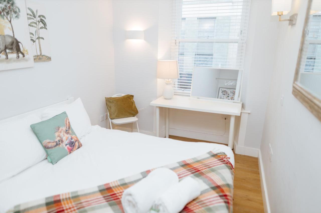 Luxury Modern 3 Bedroom Apartment In City Centre 에든버러 외부 사진