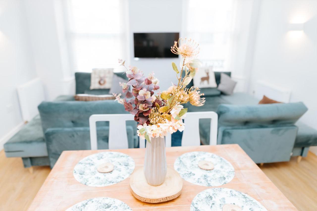 Luxury Modern 3 Bedroom Apartment In City Centre 에든버러 외부 사진