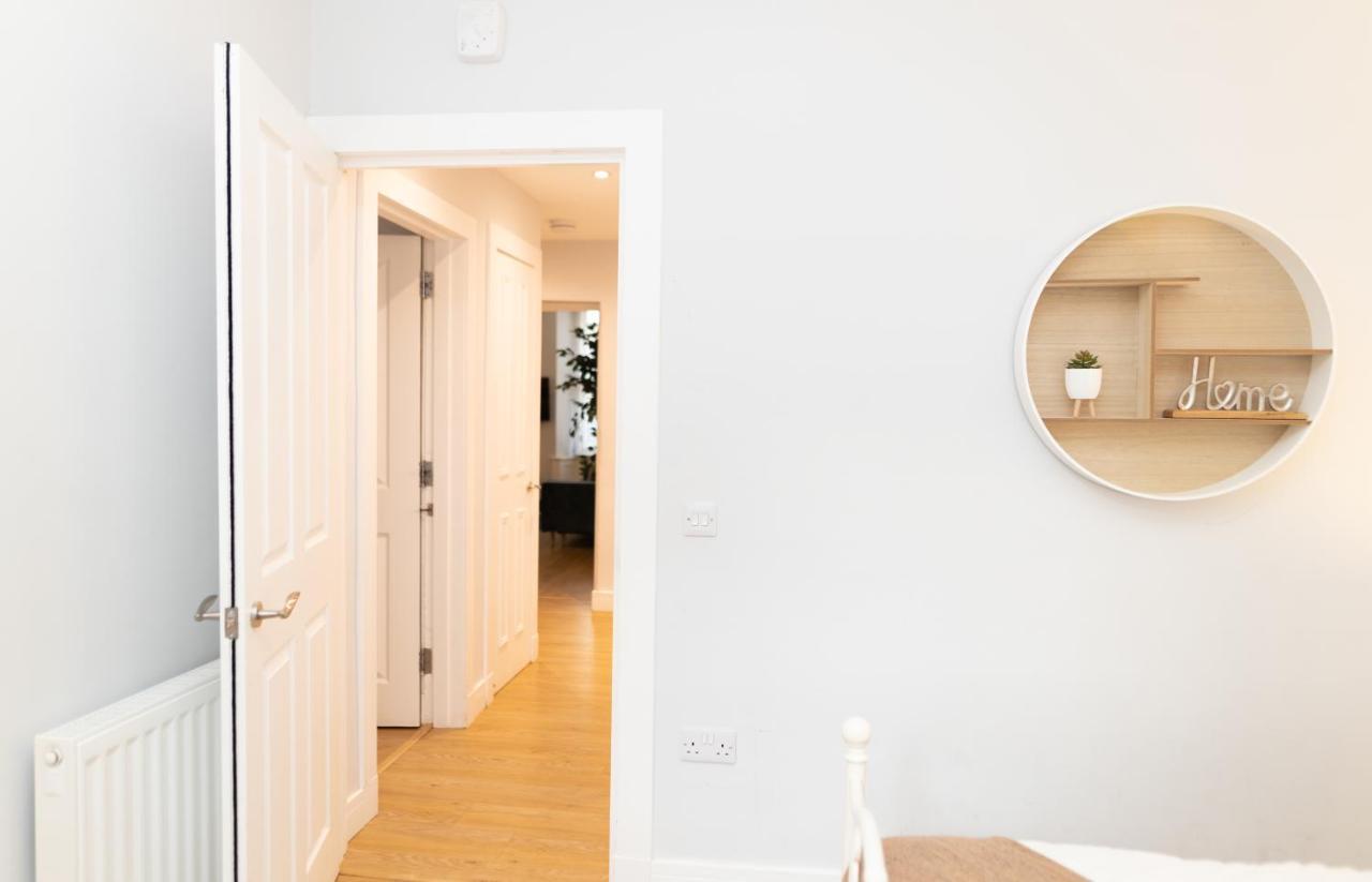 Luxury Modern 3 Bedroom Apartment In City Centre 에든버러 외부 사진