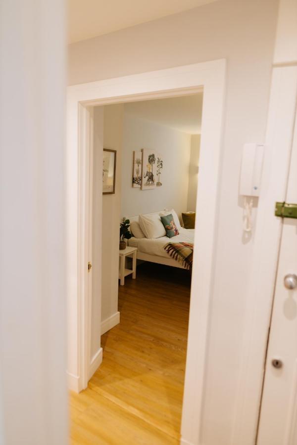 Luxury Modern 3 Bedroom Apartment In City Centre 에든버러 외부 사진