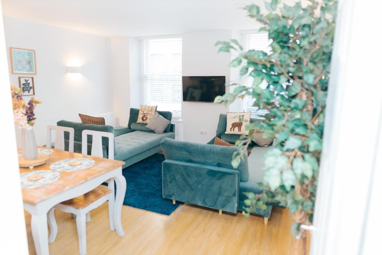 Luxury Modern 3 Bedroom Apartment In City Centre 에든버러 외부 사진