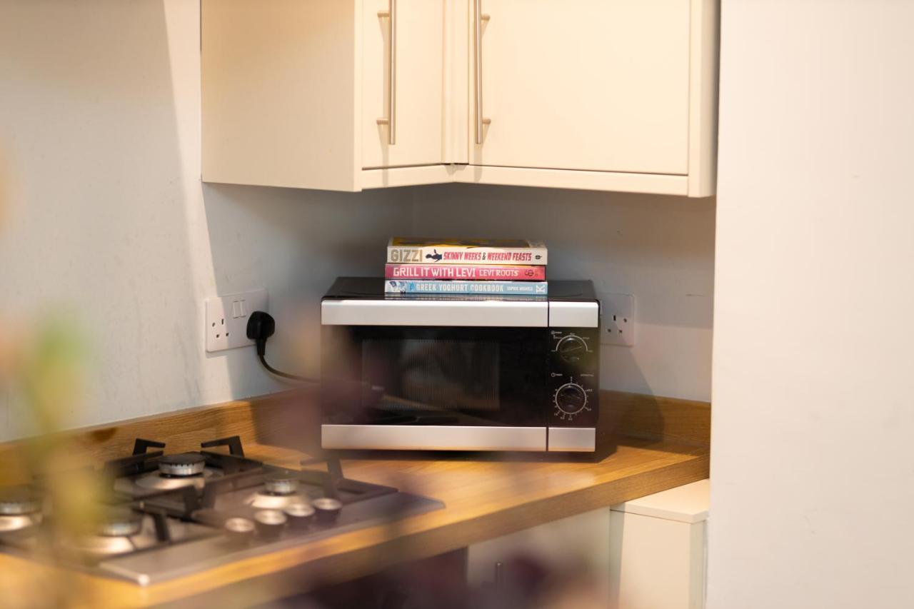 Luxury Modern 3 Bedroom Apartment In City Centre 에든버러 외부 사진