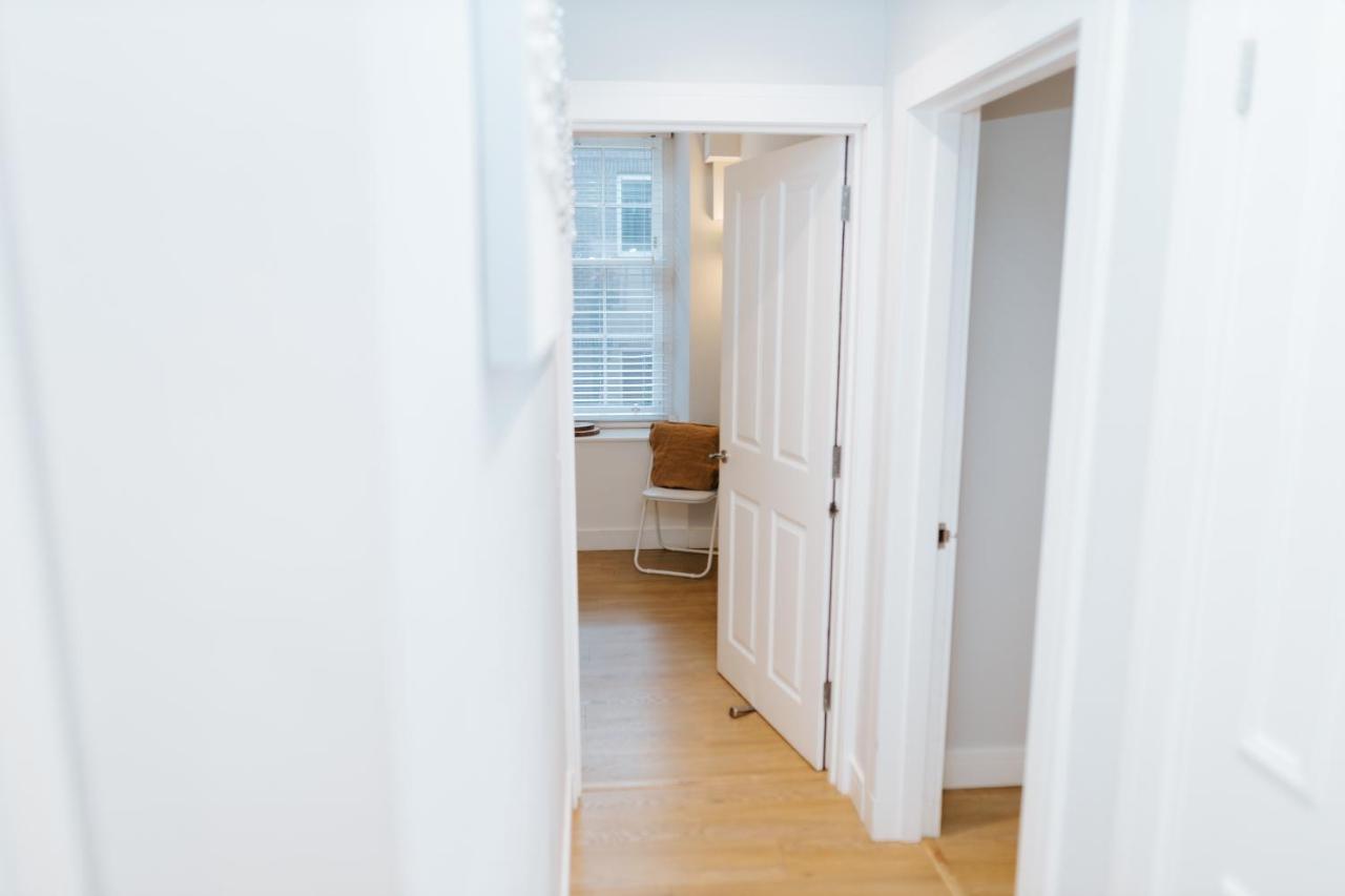Luxury Modern 3 Bedroom Apartment In City Centre 에든버러 외부 사진