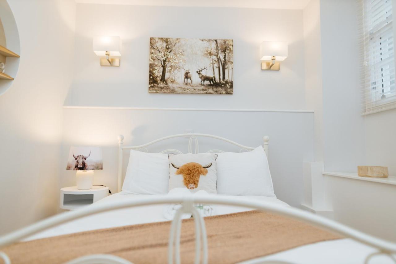 Luxury Modern 3 Bedroom Apartment In City Centre 에든버러 외부 사진